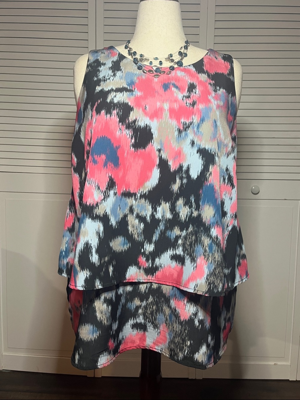 DG2 Sleeveless Layered Floral-Abstract Tank Top - Pink & Black